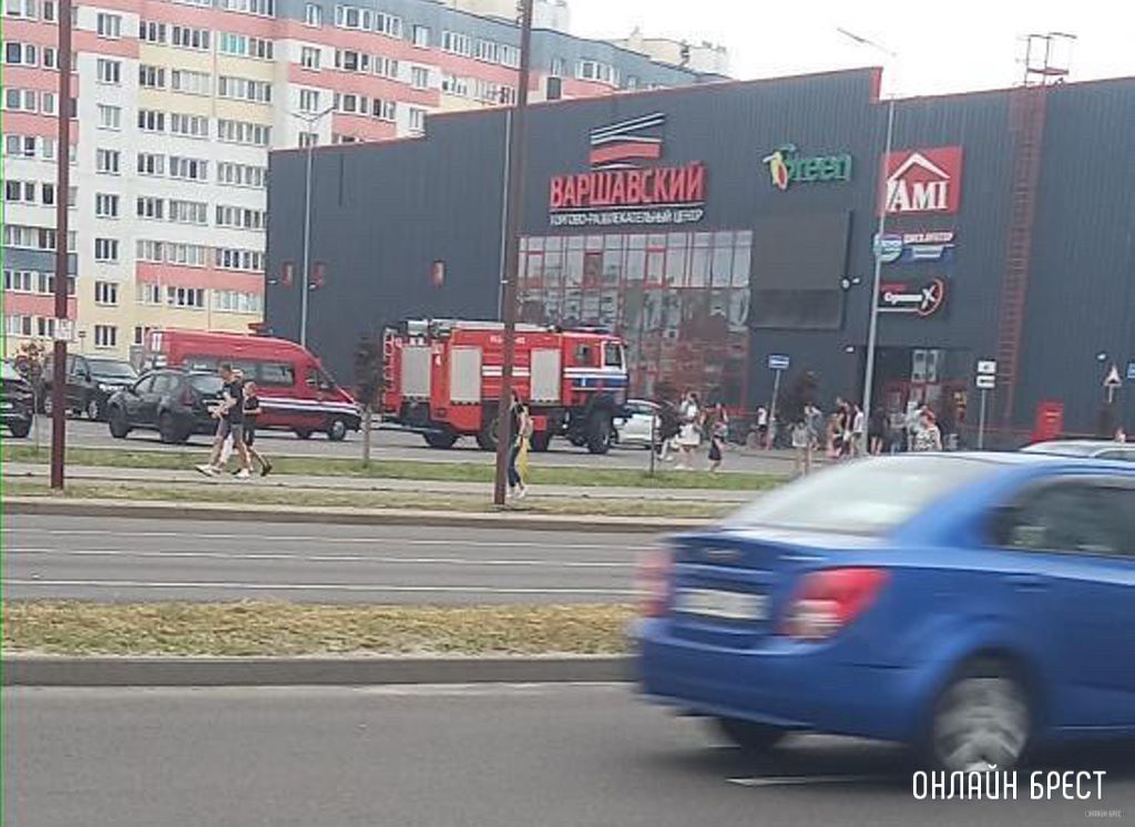 В Бресте эвакуировали людей из гипермаркета Green на улице Махновича
