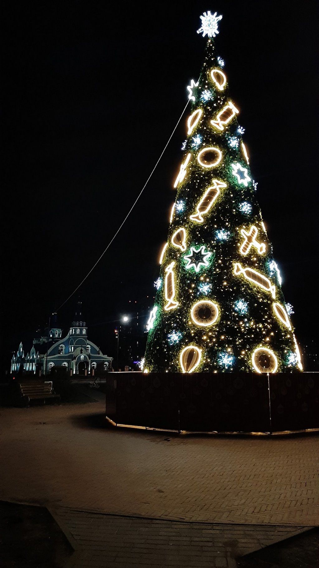 Новогодняя красавица на Ковалевке в Бресте