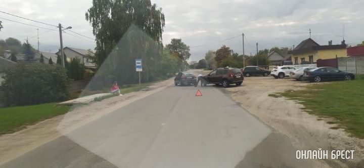 В Бресте на Фортечной не разъехались Audi A3 и Renault Duster