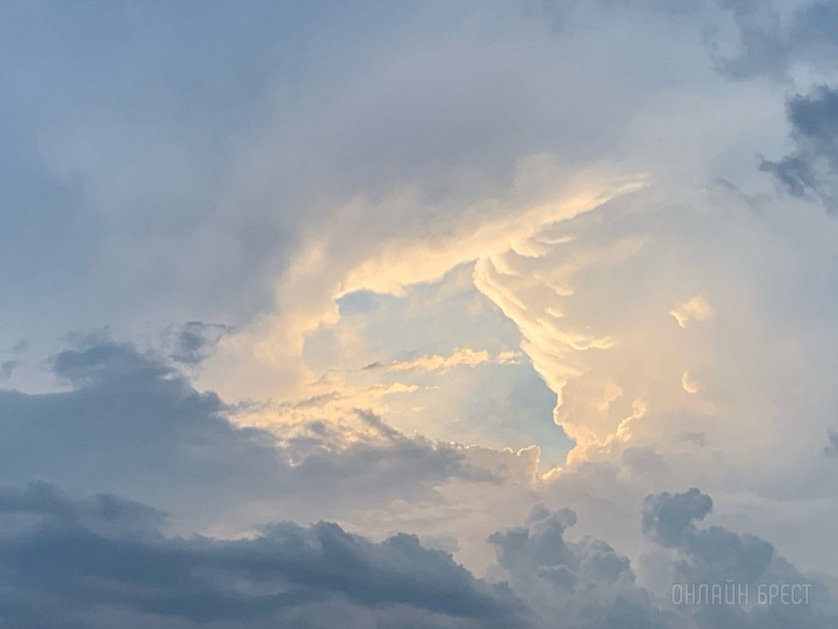 Читательница: Вход в небо. Фото сделаны пару дней назад в Бресте