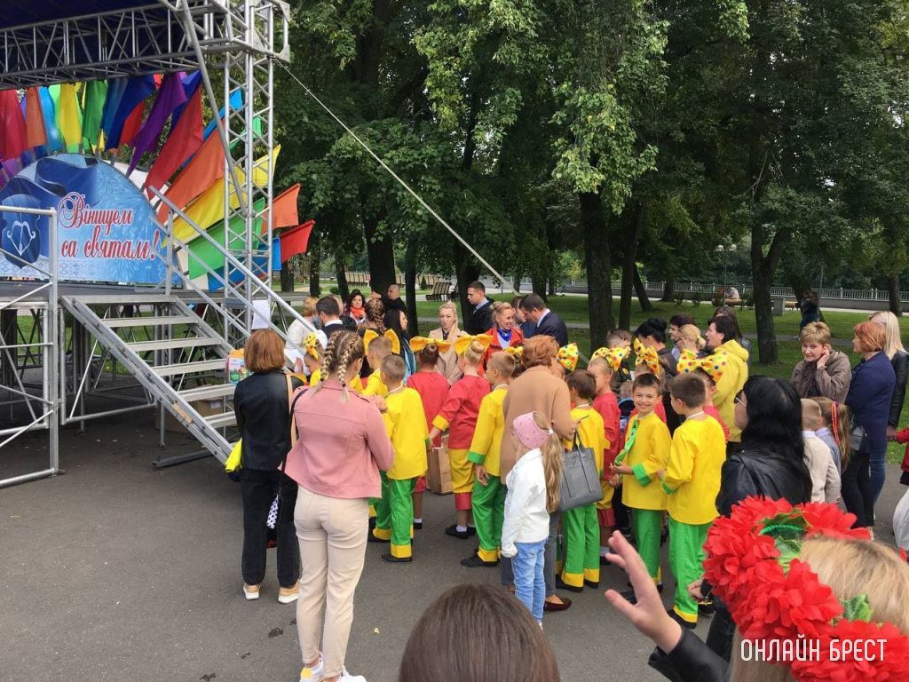 «Веселый звонок» проходит на Набережной Бреста