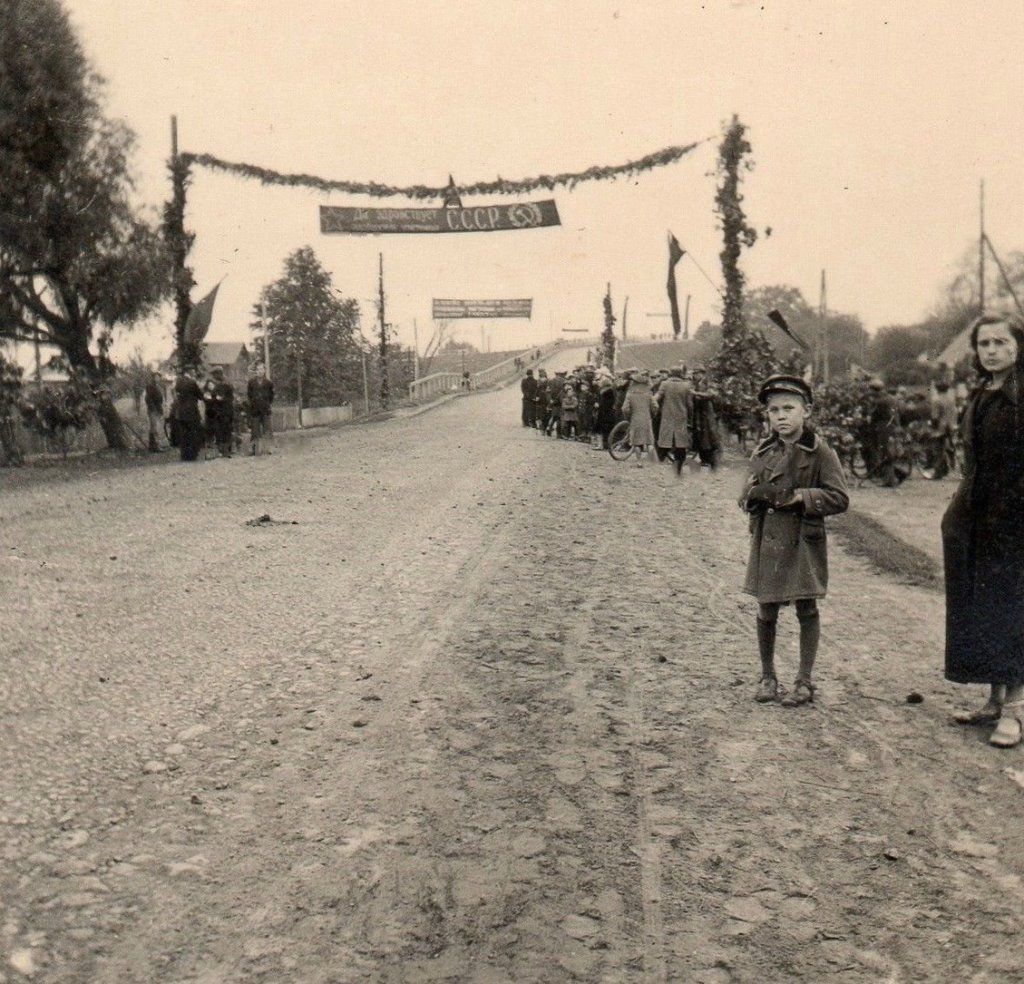 Брест, улица Шептицкого (сегодня ул. Московская), 22 сентября 1939 г. На дальнем плане Кобринский путепровод