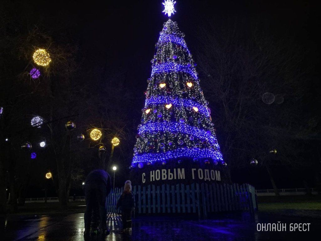 Читатель: Посмотрите, как красиво на Набережной Бреста