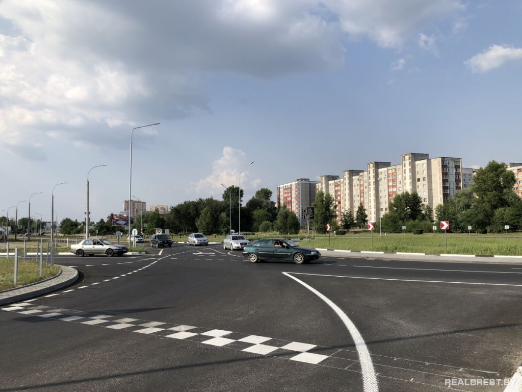 На Вульковском кольце в Бресте нанесли разметку и установили дорожные знаки
