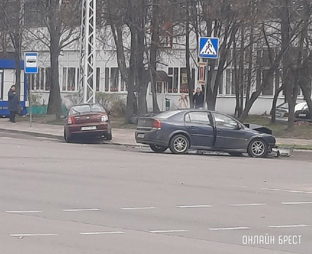 Читатель: В Бресте на ул. Я.Купалы произошло жёсткое ДТП