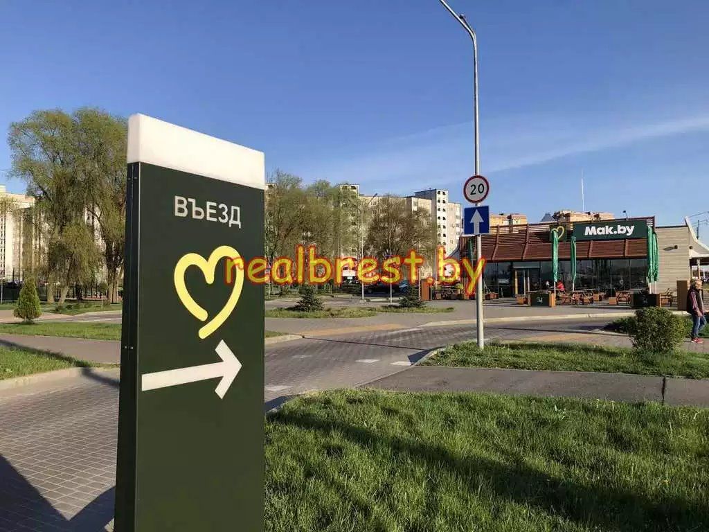 Бывший McDonald’s в Бресте сегодня сменил вывеску на фасаде