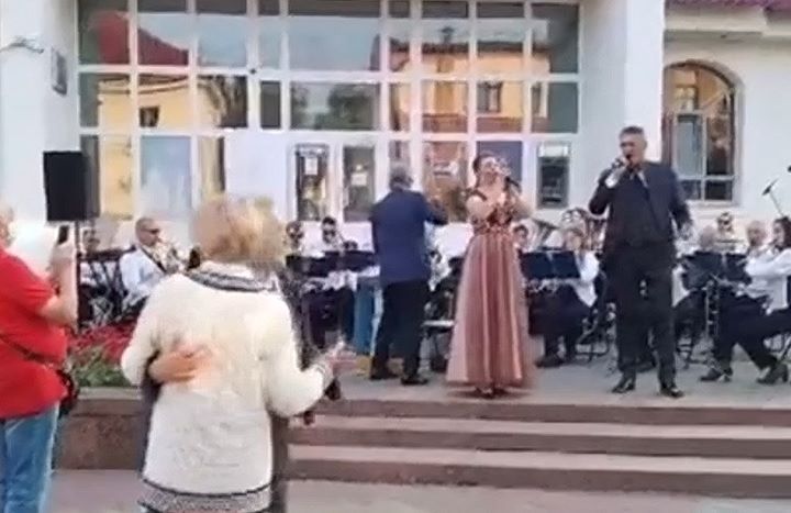 Музыкальные вечера на Советской в Бресте. Видео снято в прошедшие выходные