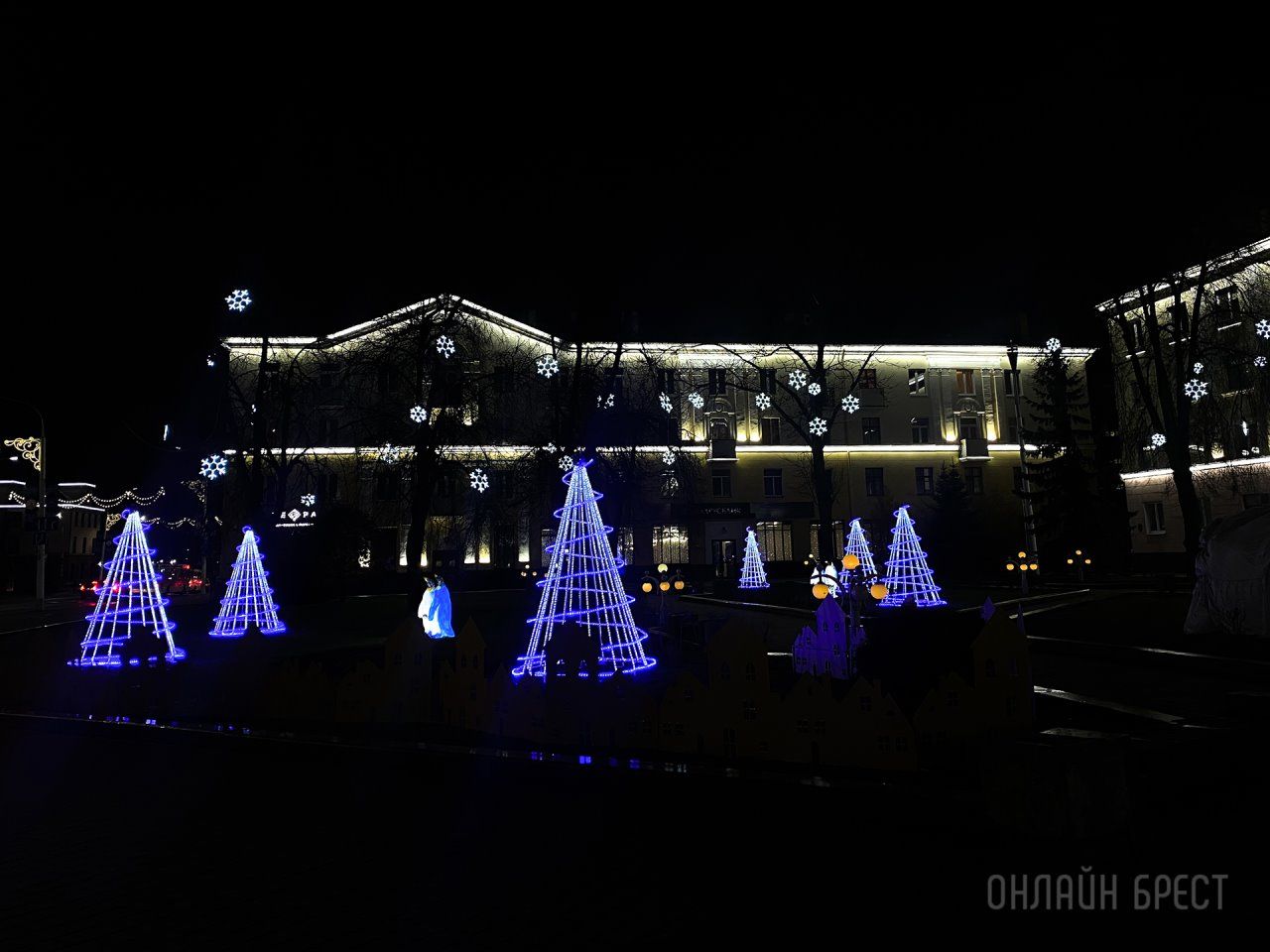 Новогодняя иллюминация в Бресте