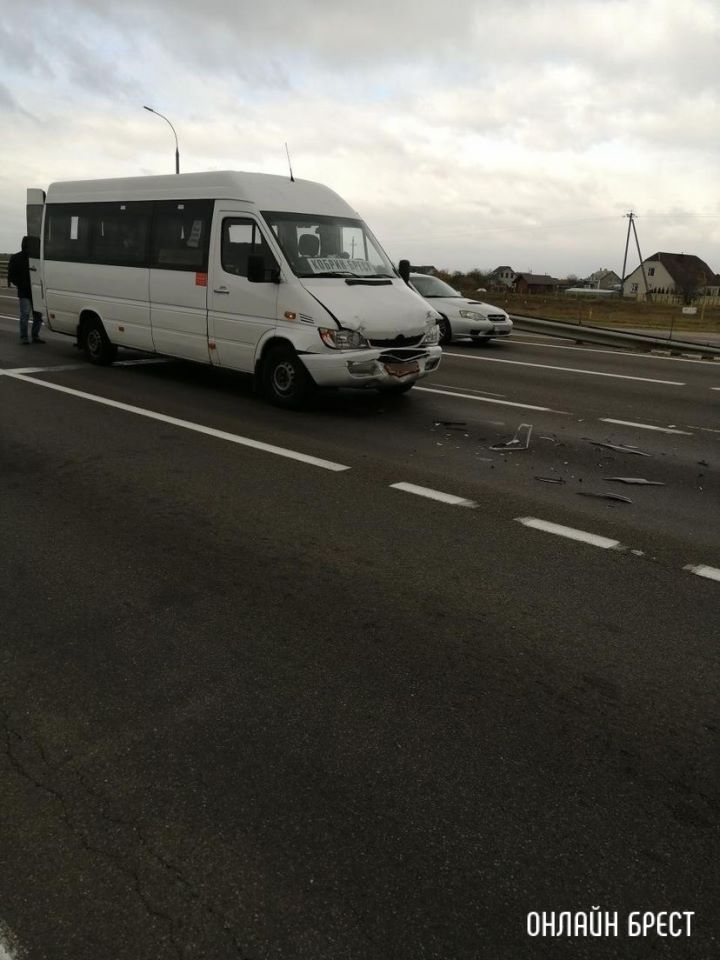 Читатель: Сегодня маршрутка Кобрин-Брест попала в ДТП под Брестом