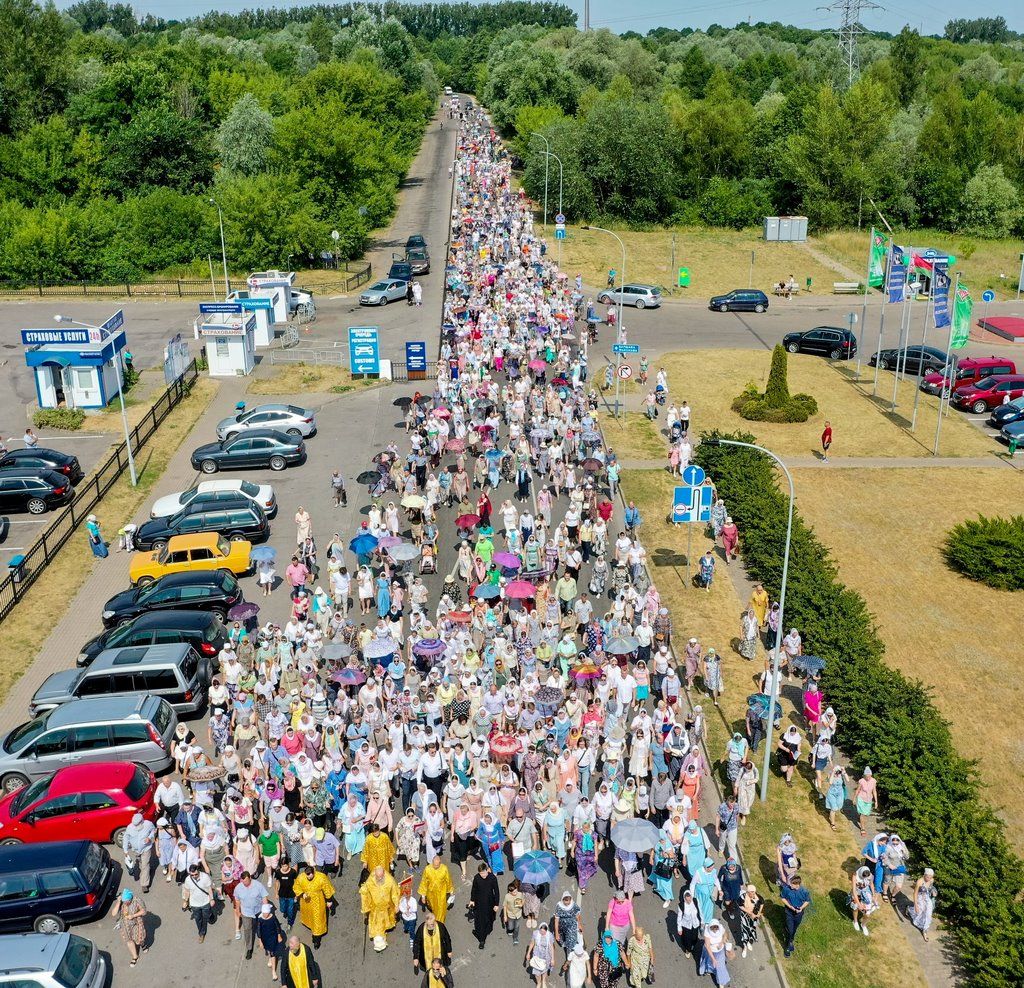 Сегодня в Бресте прошёл Крестный ход к мужскому монастырю