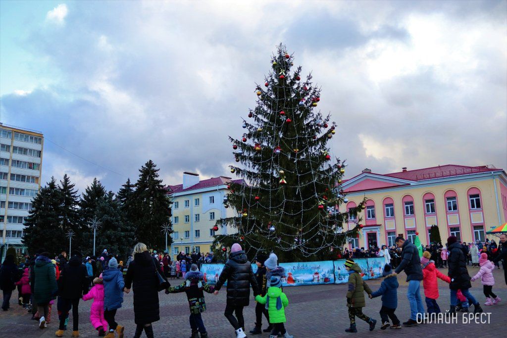 Читатель: Открытие городской ёлки в Малорите (Брестская область)