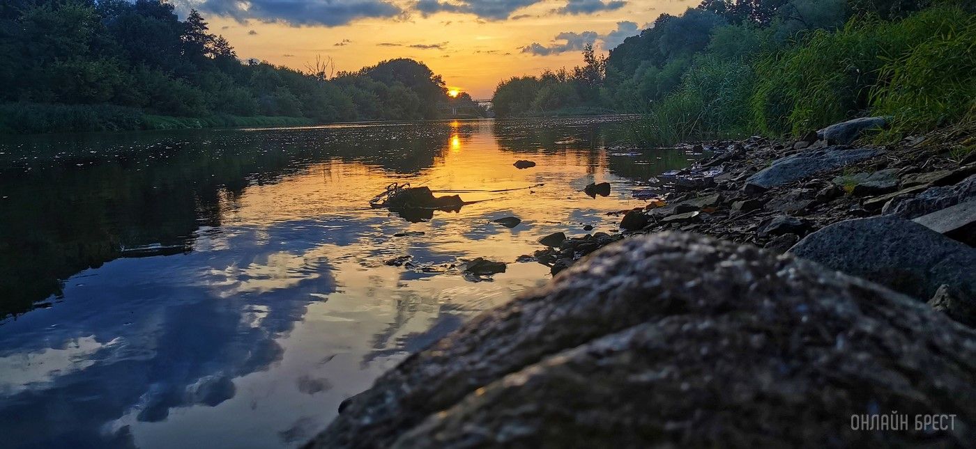 Читатель: Вечерняя Брестская крепость и Западный Буг