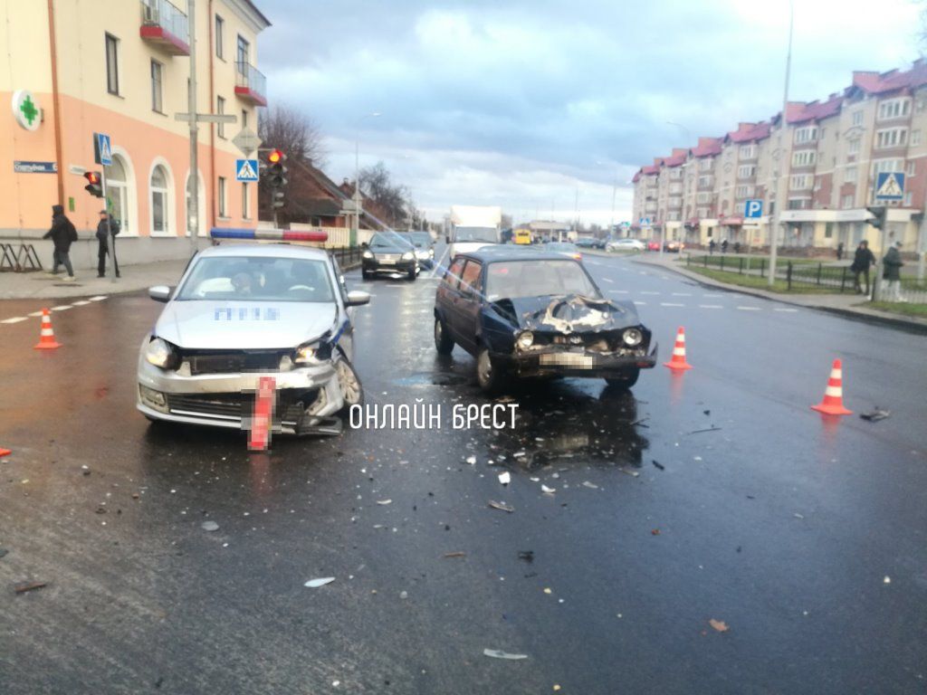 Очевидец: В Бресте на Республиканской произошло ДТП