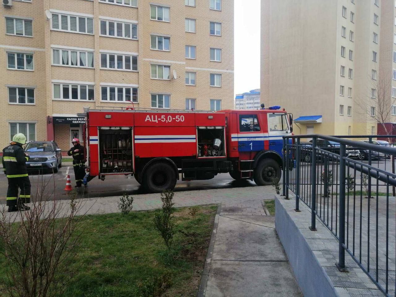 Сейчас в городе в жилом доме по улице Фомина, 12 проходят внеплановые учения подразделений МЧС