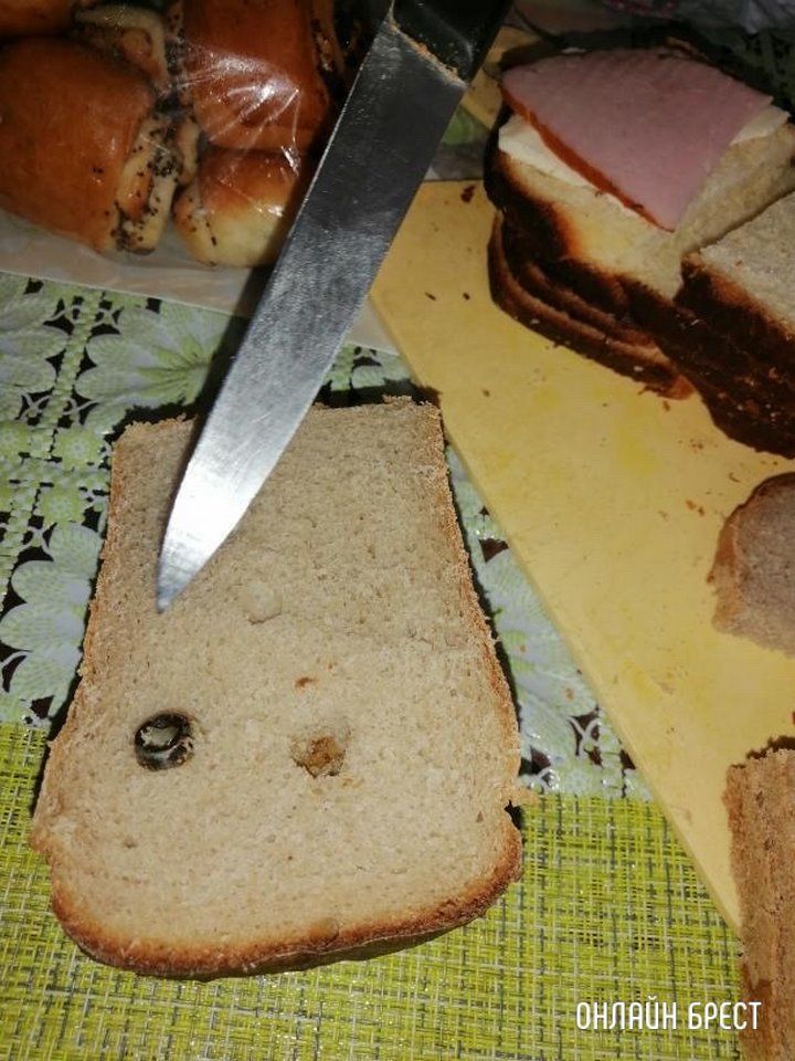 Читатель: Нашли гайку в хлебе :)