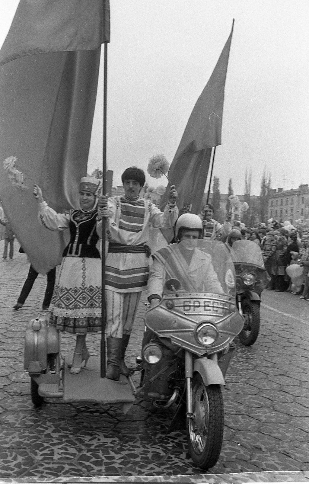 Первомайская демонстрация в Бресте, начало 80-х гг