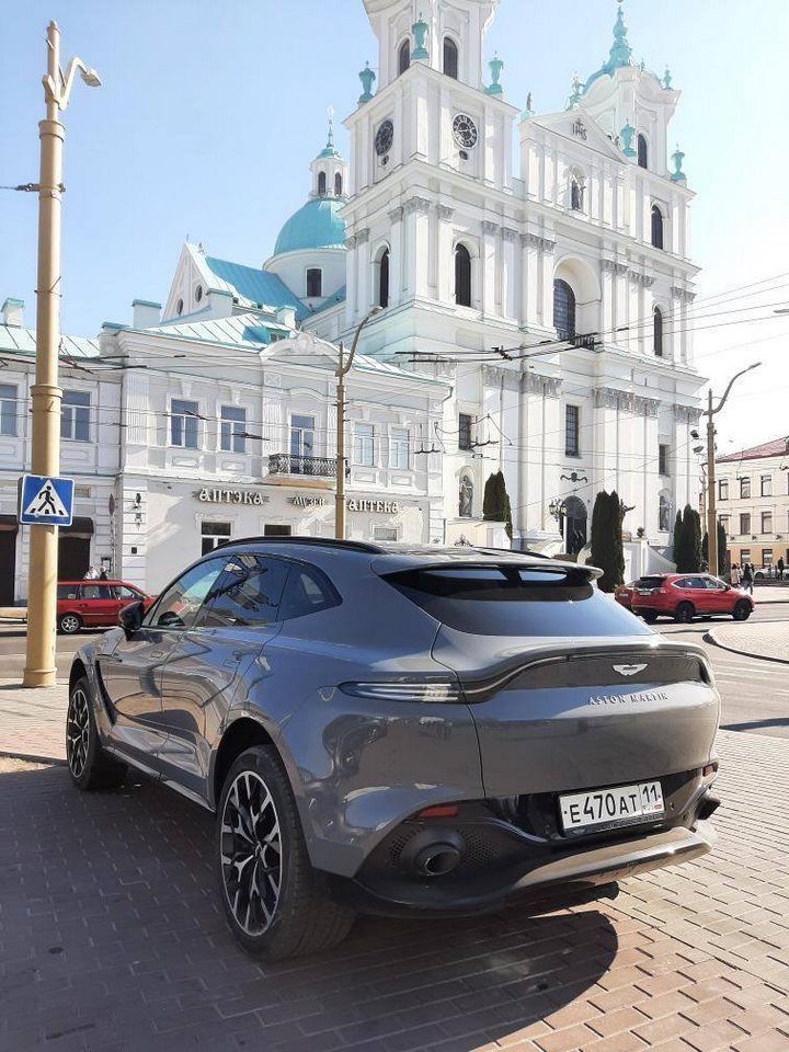 В Гродно замечен Aston Martin DBX - прямой конкурент Bentley Bentayga