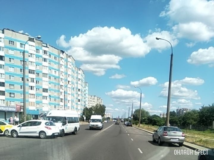 В Бресте на Луцкой маршрутка попала в ДТП