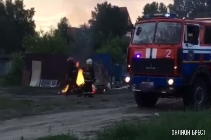 В Бресте на ЦМТ произошёл пожар. Видео с места происшествия