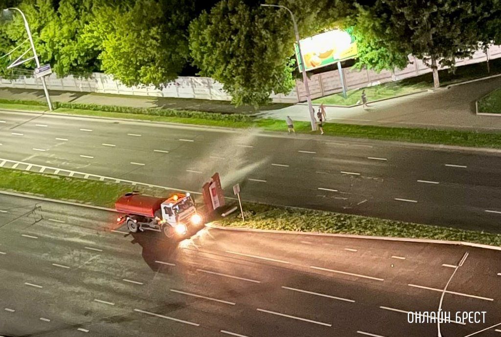 Читатель: Вот так ребята в Бресте охлаждаются :)