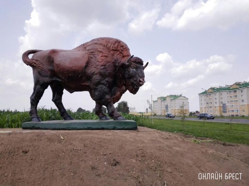 Новую скульптуру установили в Ляховичах (Брестская область)