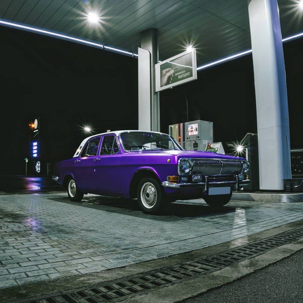 Читатель: Красивая и яркая волга на улицах Бреста