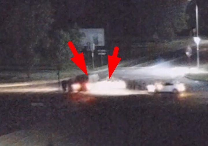 Этой ночью в Кобрине произошло серьёзное ДТП. Автомобиль от удара перевернулся