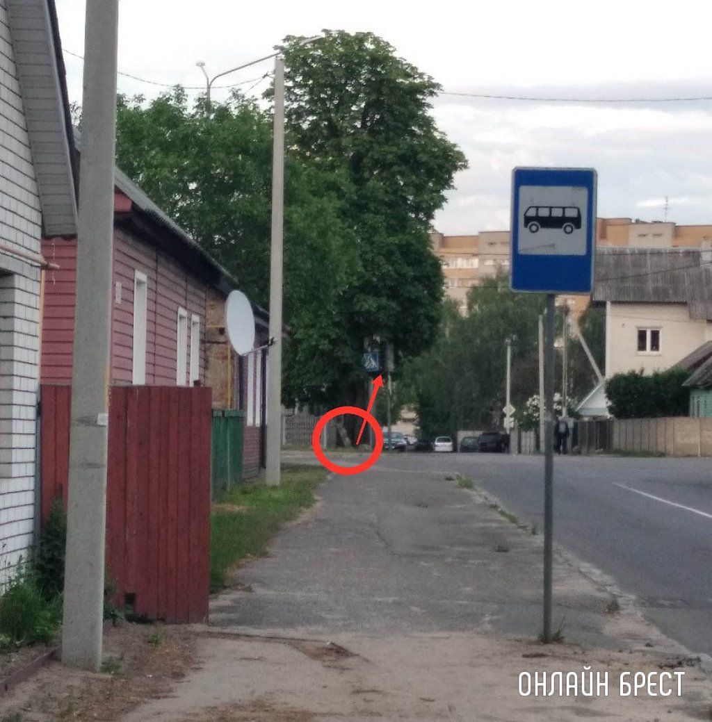 Читатель: В Бресте на Киевке, возле остановки «Пионерская»,  упал светофор