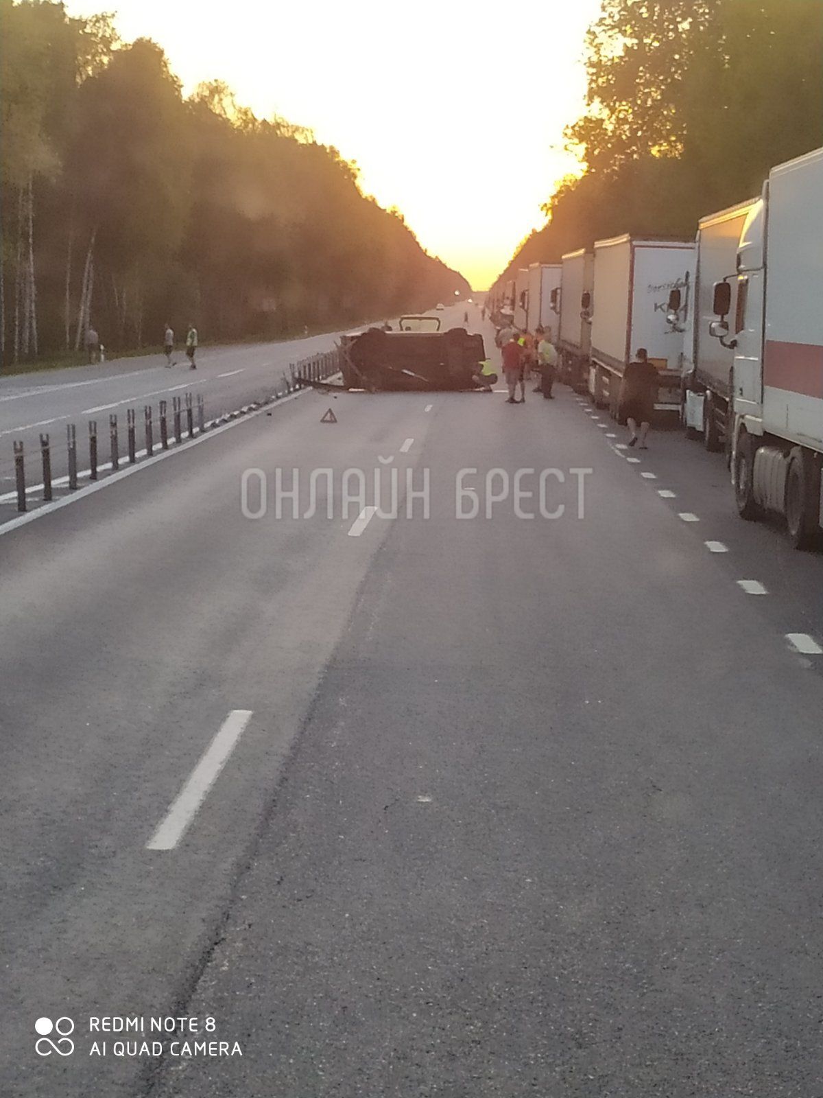 Очевидец: Возле Бреста перевернулась машина