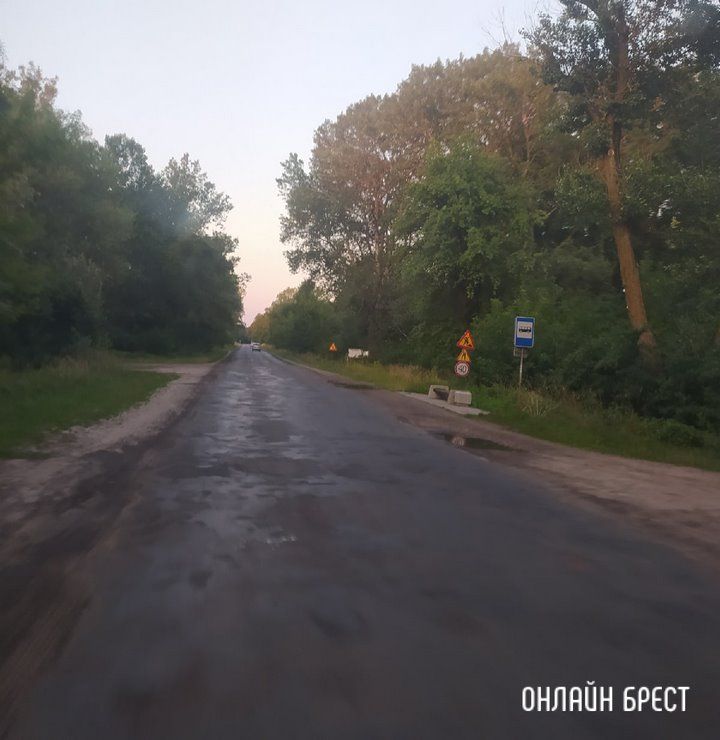 Читатель: Дорога на Красный двор. Знаки стоят давно, что ремонт дороги. Но ничего не понятно, делается он или нет?