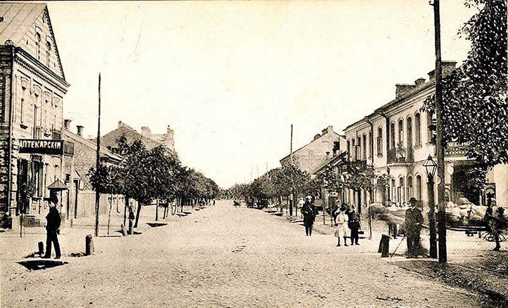 Читатель: Сквозь время. Брест, вид на перекресток Пушкинской и Комсомольской