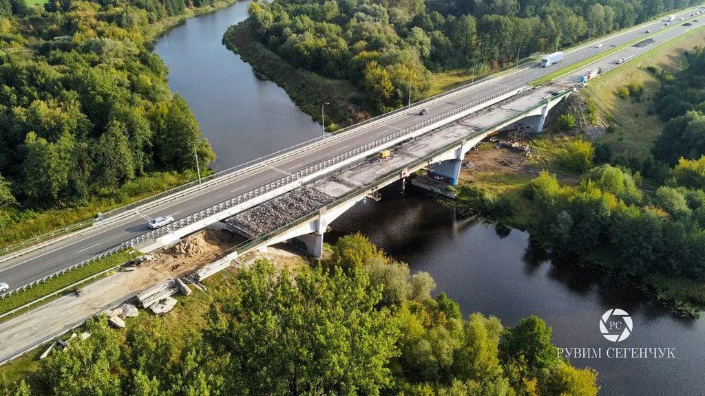 Смотрим с высоты, как идет ремонт Бульковского моста на М1