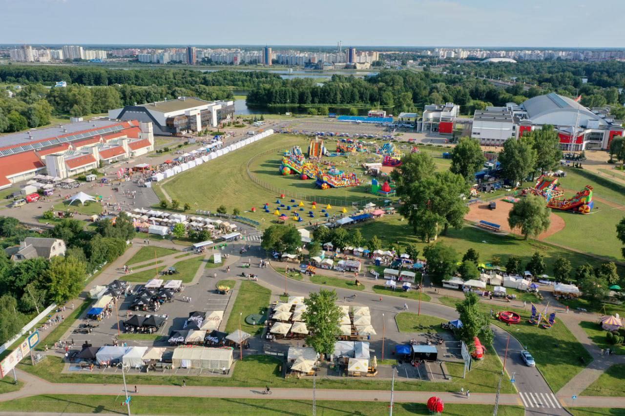 Площадка у Ледового дворца в Бресте с высоты