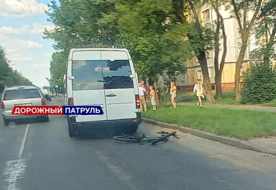 Очевидец: Сегодня в Бресте на ул. Жукова в сторону ул. Суворова произошло ДТП с маленьким велосипедистом