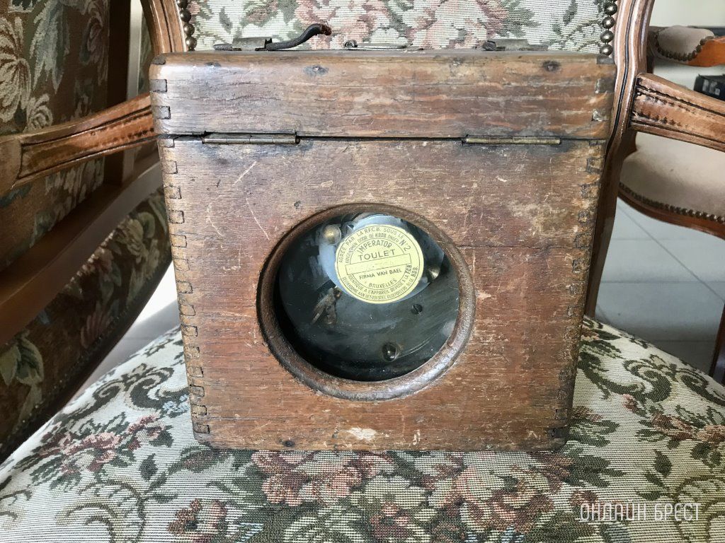 Читатель: Говорят, что это старинные часы для голубей. Для чего их использовали? Знаете?