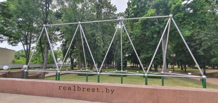 В Бресте обновляют областную Доску почёта