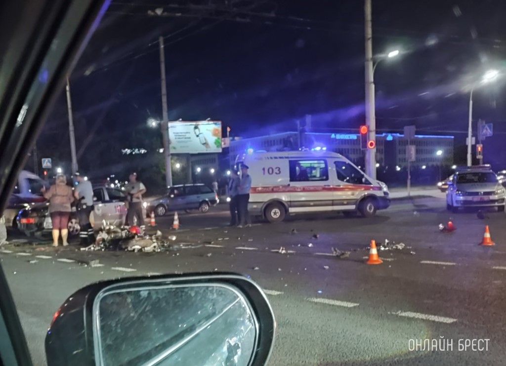 Читатель: Ужасное ДТП произошло в Бресте на перекрёстке ул.Московской и Партизанского проспекта