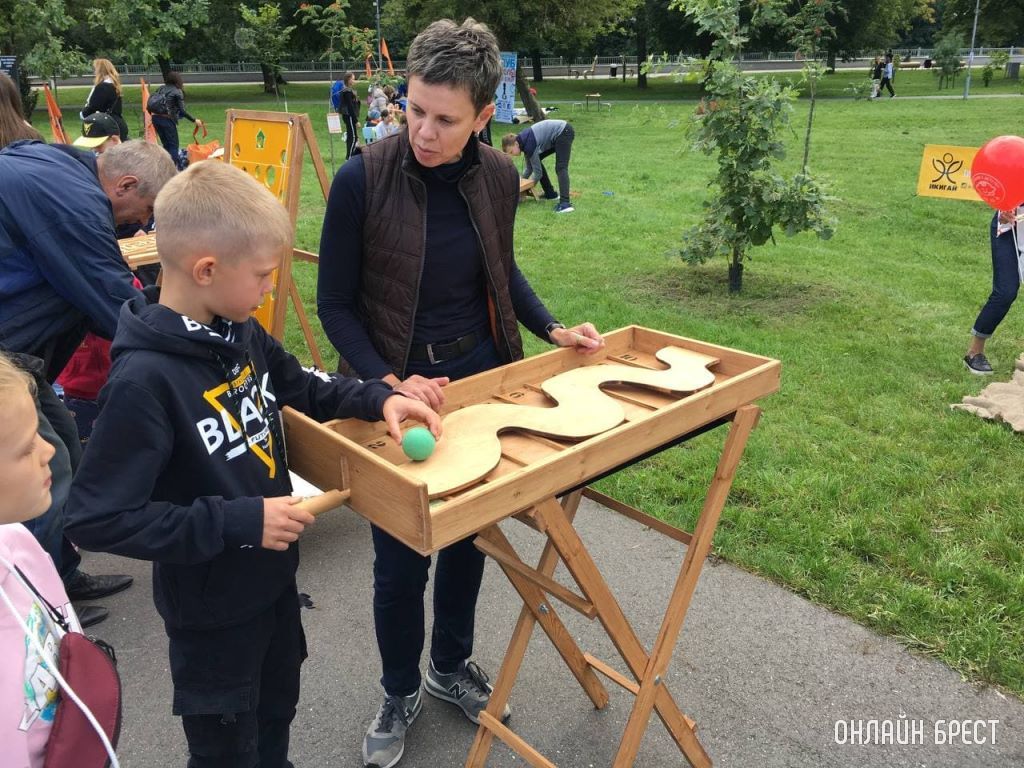 «Веселый звонок» проходит на Набережной Бреста