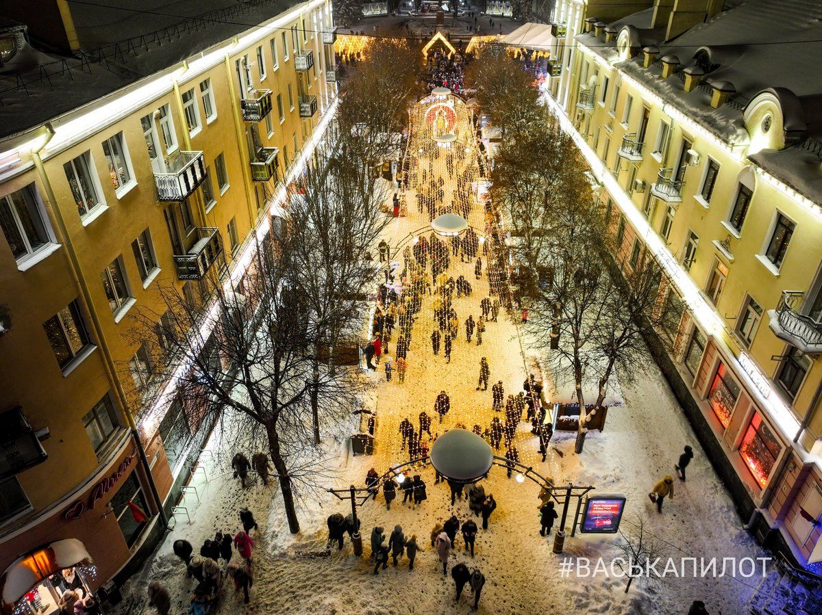 Главная ёлка Бреста и немного снежного города