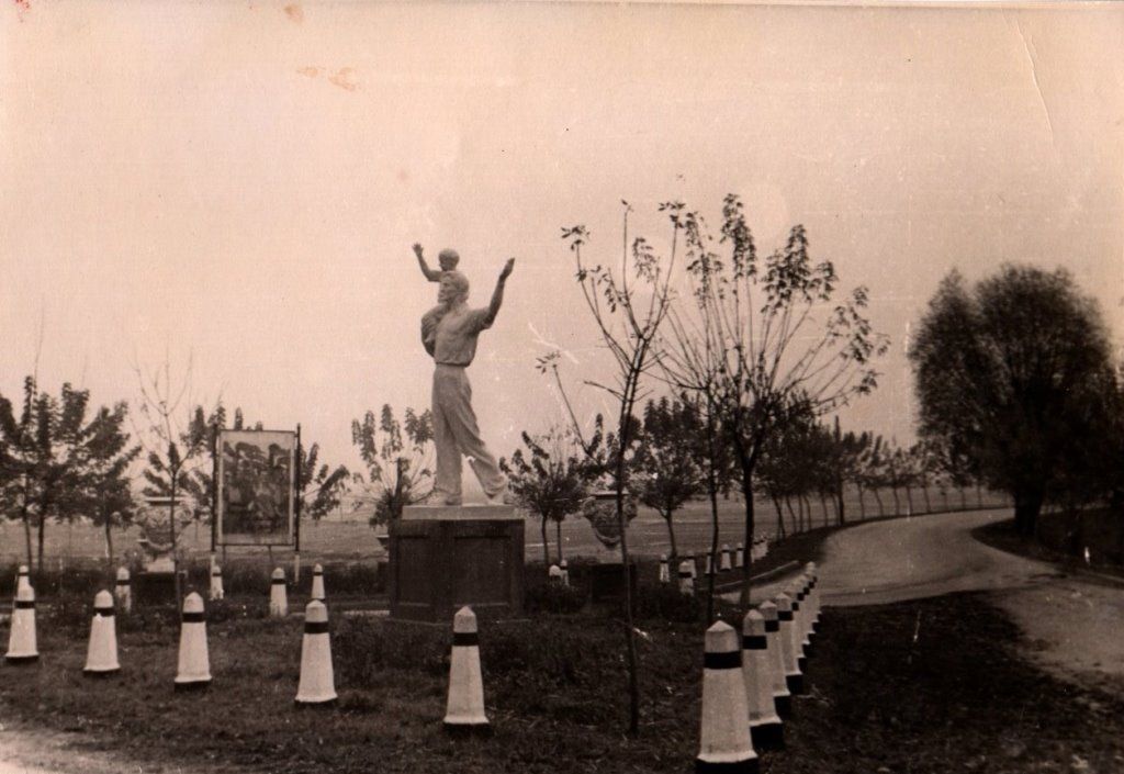 Читатель: Узнали место в Бресте? Первое фото сделано в 1962 году