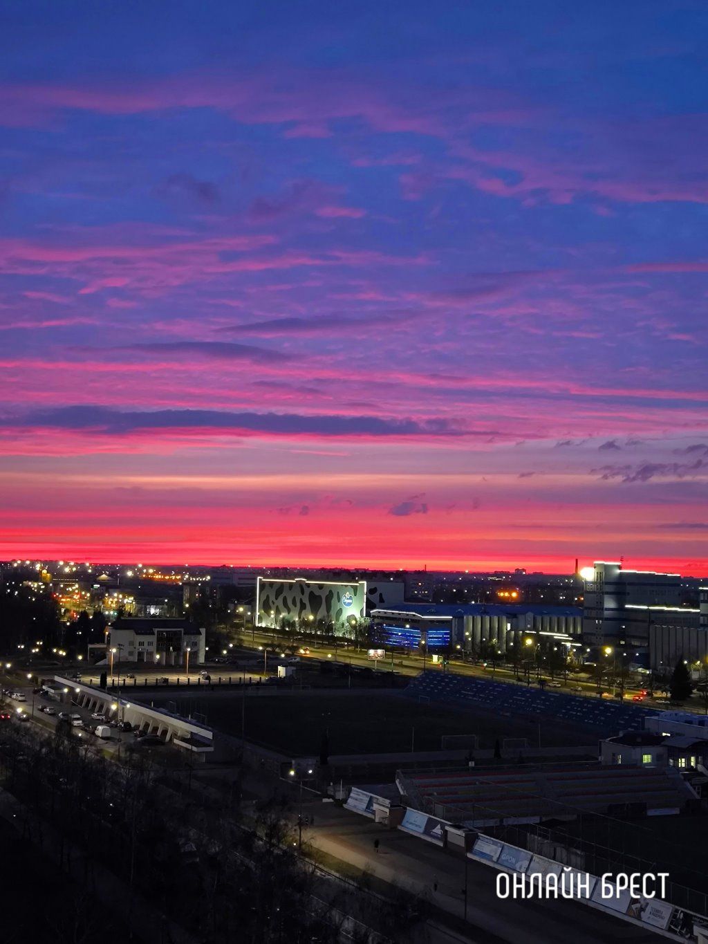 Вчера в Бресте был невероятно красивый закат