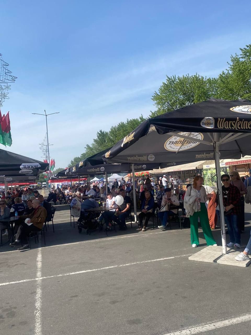 Небольшой фоторепортаж. Сегодня у торгового центра «Экватор» в Бресте