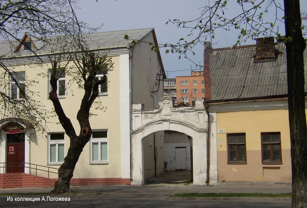 Фотоистория одной из брестских арок (2001-2021гг.) ул. Гоголя, д.56