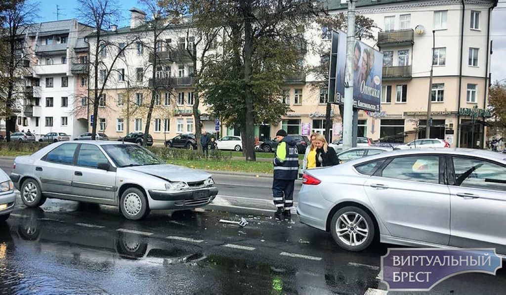 Очевидец: Ещё одно ДТП произошло на Машерова в Бресте