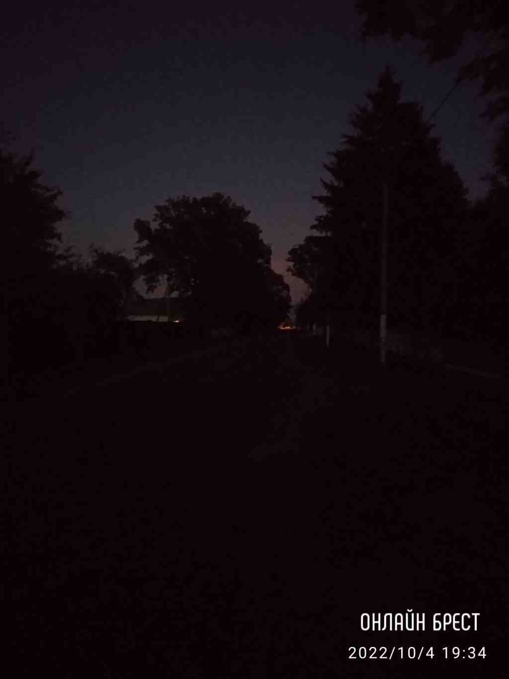 Читатель: Здравствуйте! Пишут жители села Спорово с головной болью из-за проблемы с освещением деревни