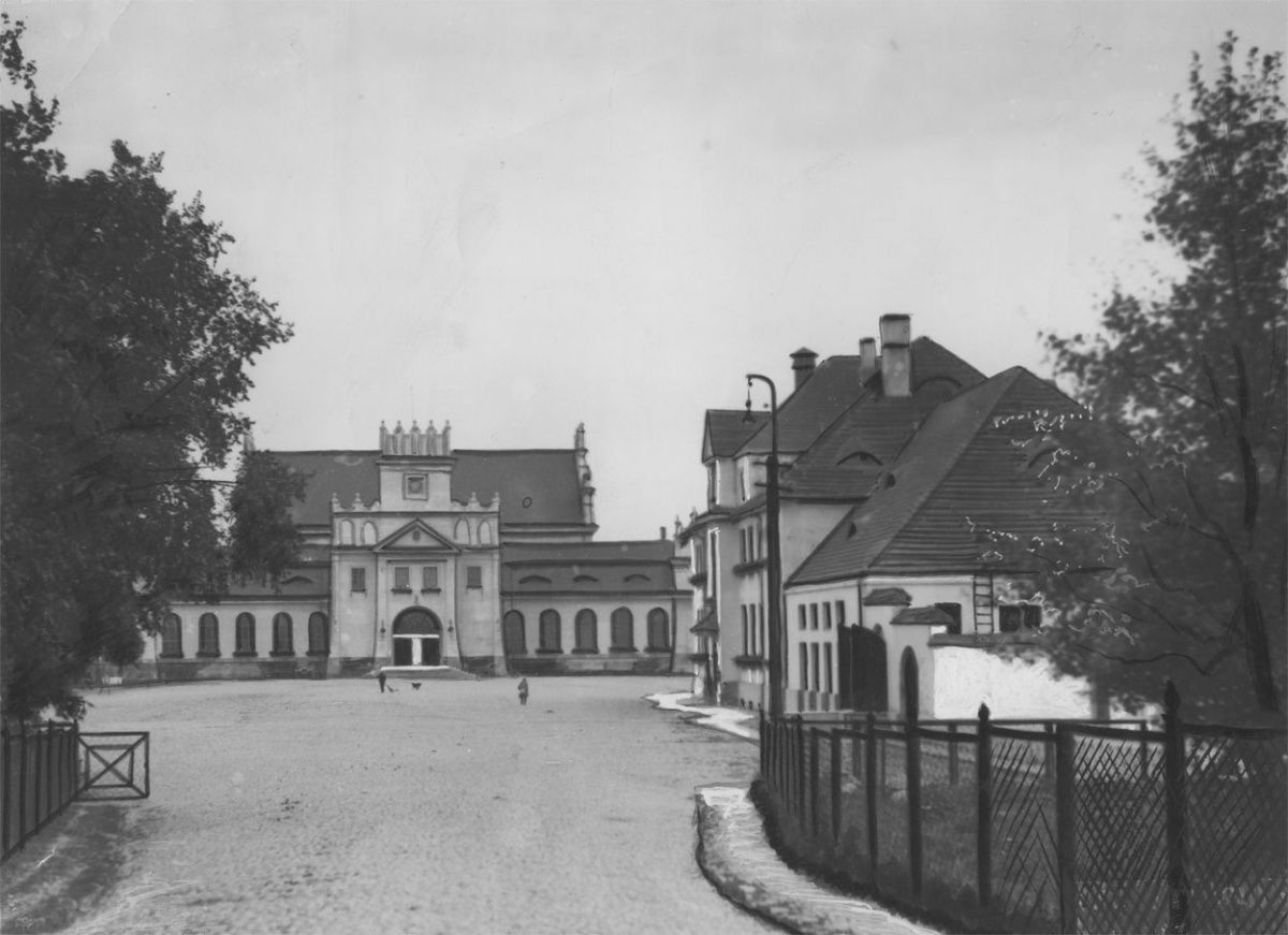 Читатель: Классные фото! Так выглядел железнодорожный вокзал в Бресте в 1930-е