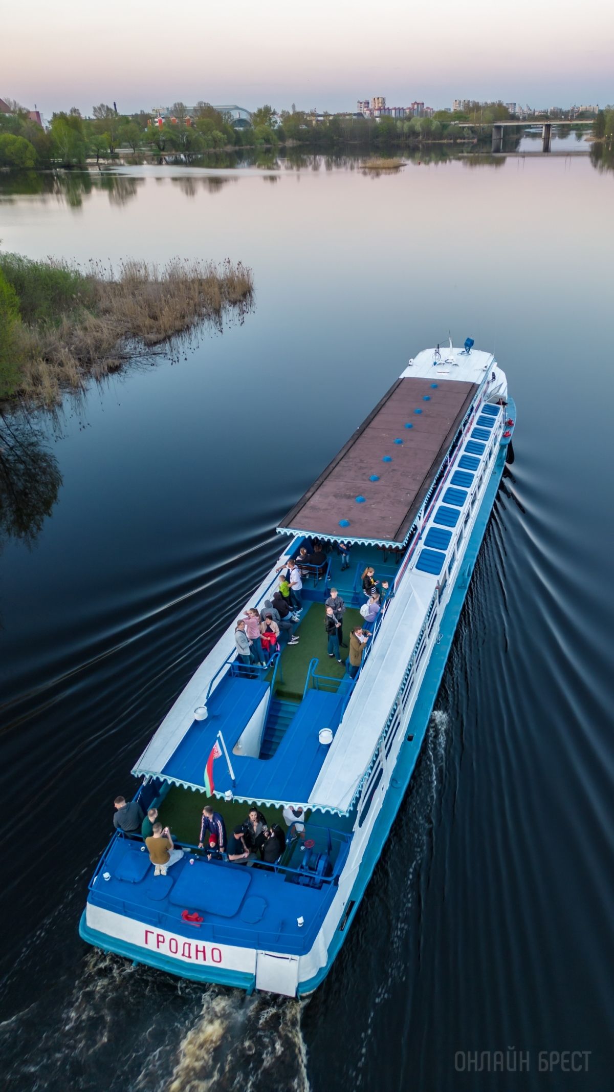 Теплоход Гродно начал курсировать по Мухавцу в Бресте