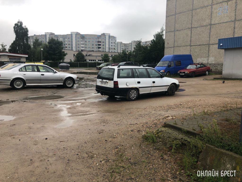 Стоянка на Луцкой в Бресте