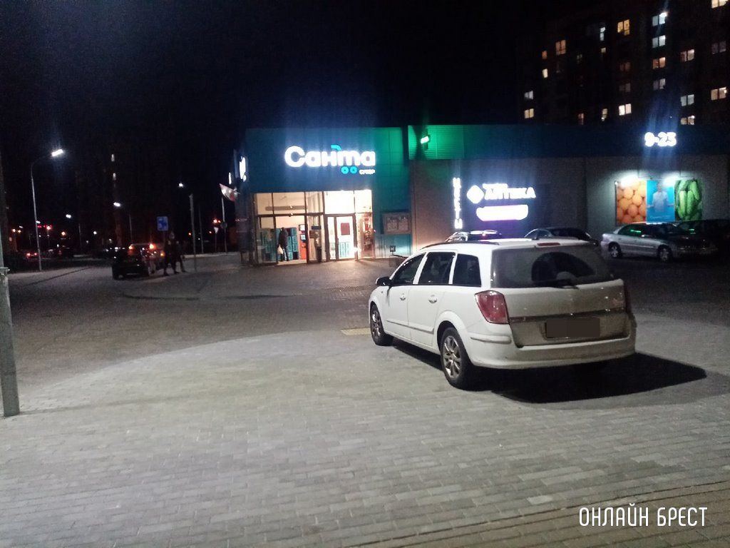 Читатель: Микрорайон «Лагуна». Вот так в Бресте паркуются водители