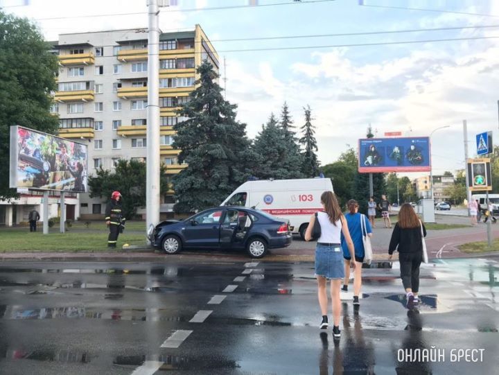 Фото с места ДТП на Востоке в Бресте